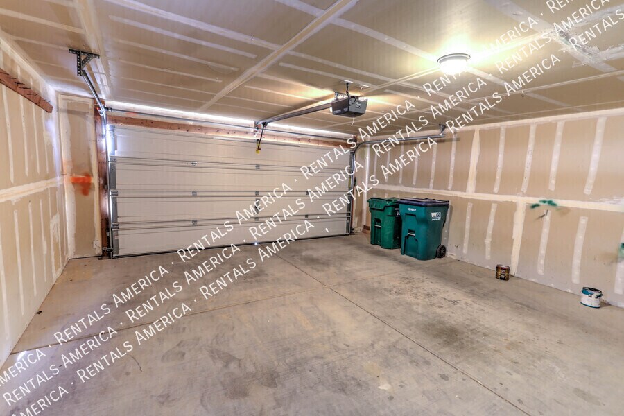 Building Photo - 10984 N Double Eagle Ct