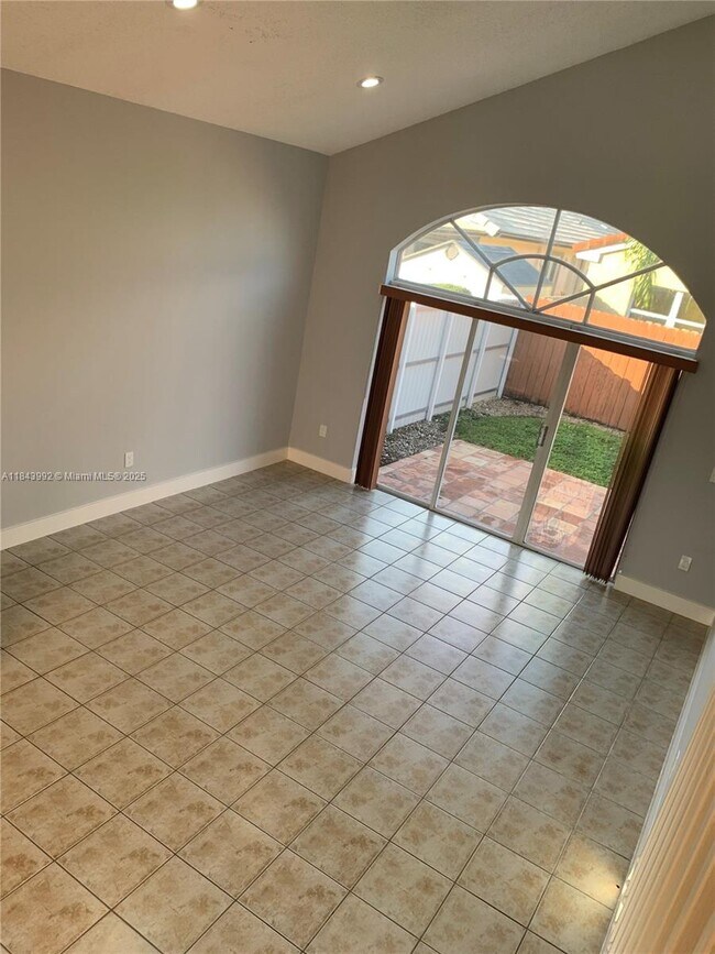 Building Photo - 15857 SW 85th Ln
