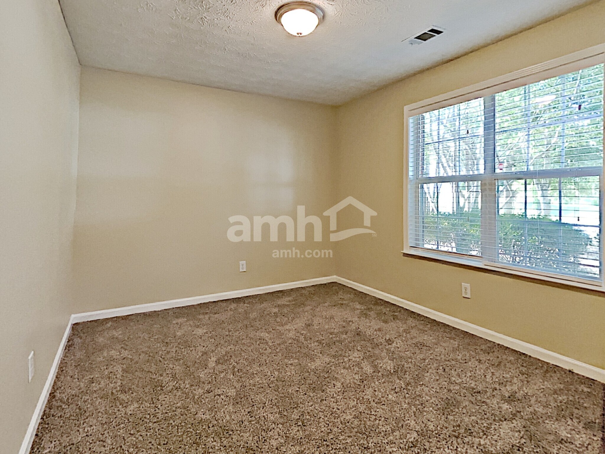Building Photo - 451 Bellingham Dr