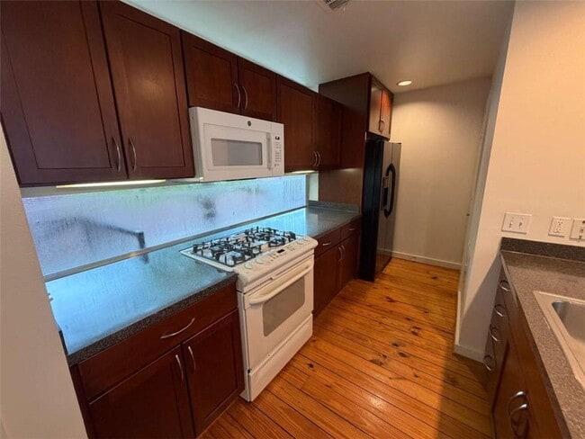 Building Photo - 241 Maynard Terrace SE