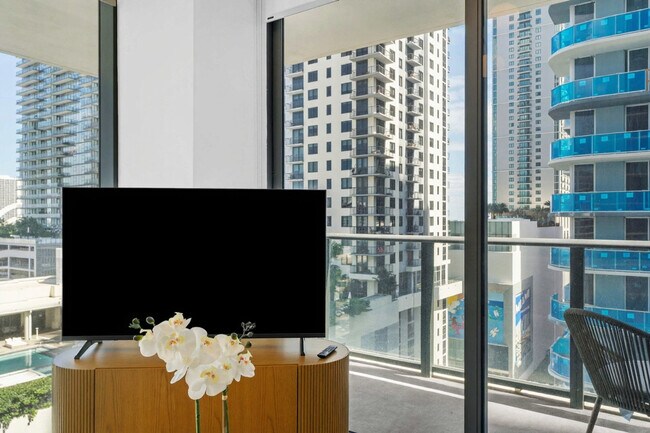 Building Photo - 11 NE 6th St