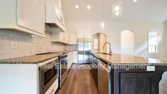 Building Photo - 204 Sleepy Brook Rd