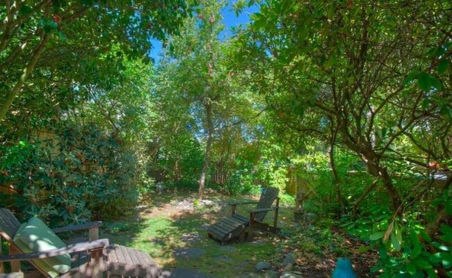 Building Photo - 2 bedroom in Seattle WA 98103