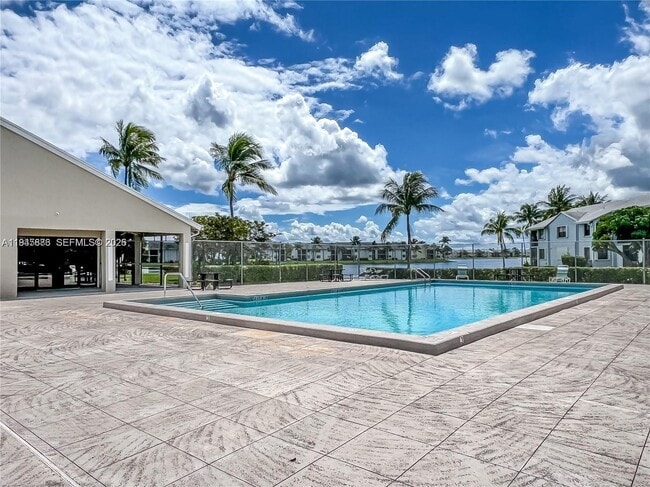 Building Photo - 1031 Adams Ave