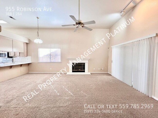 Building Photo - $2,250 Clovis & Dakota, 3 Bedroom Home - R...