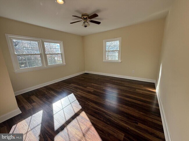 Building Photo - 1859 E Ridge Pike