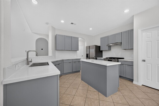 Building Photo - 24542 Bella Veneza Dr