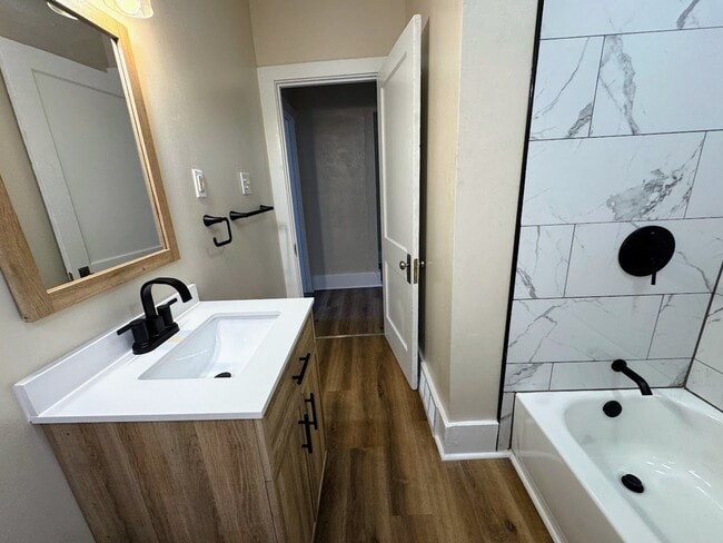 Building Photo - 1680 Potomac Ave