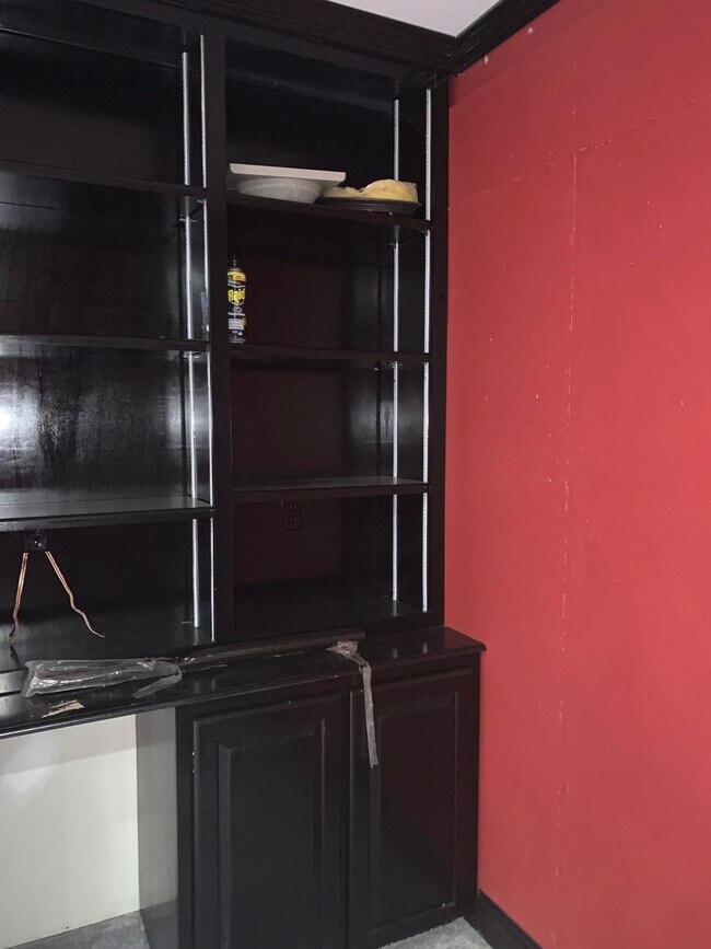 Building Photo - Lovely Eastside Townhome Condo Near Vet School- 3BR/3BATH!