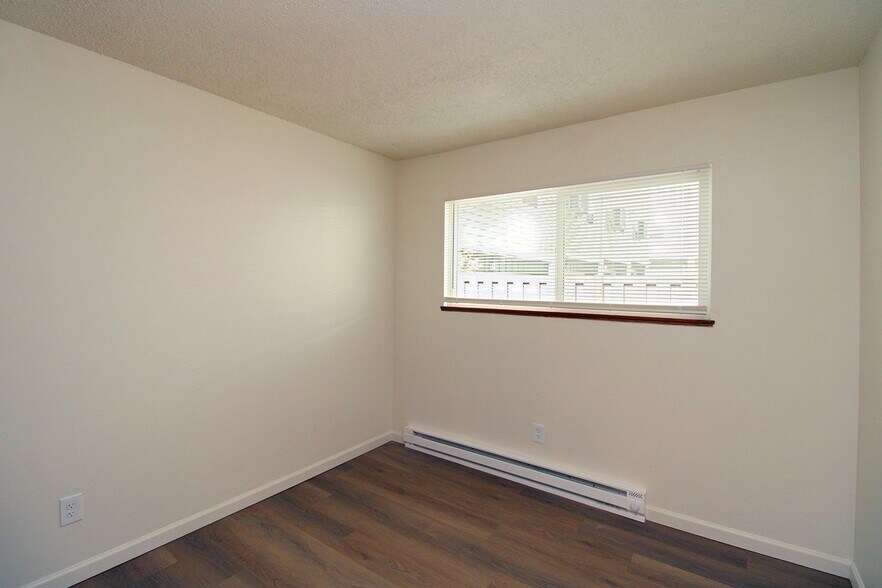 Building Photo - 3736 SW 10th Ave