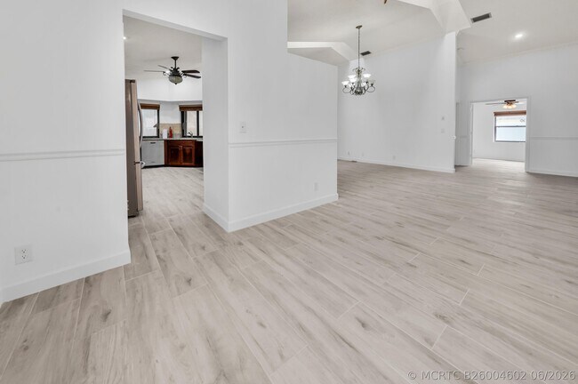 Building Photo - 7619 Silver Woods Ct