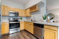 Building Photo - Up to 6 Weeks Off | 1-Bed Near Beltway 8!