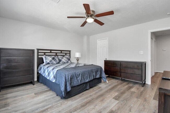 Building Photo - 8106 Rhobell St