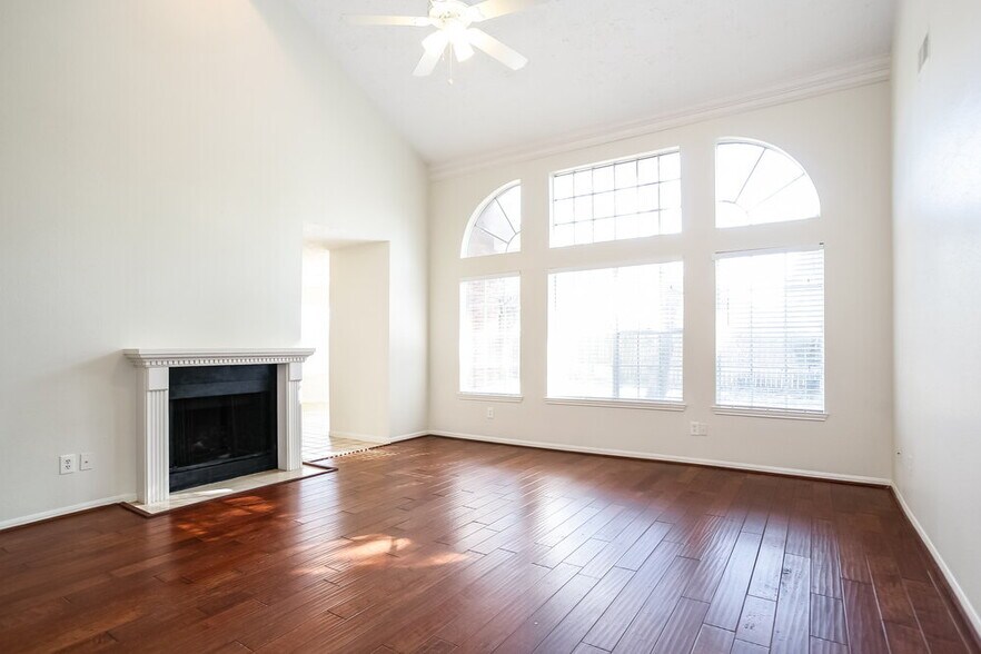 Building Photo - 5502 Village Springs Dr