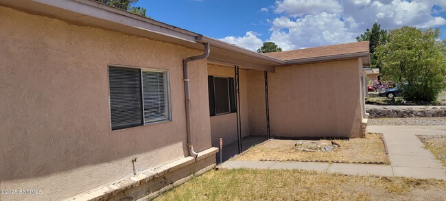 Building Photo - 1735 Stanton Ave