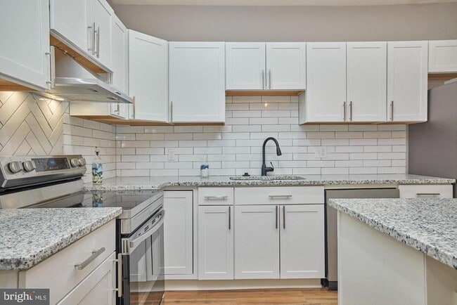 Building Photo - 1516 Opus Ave