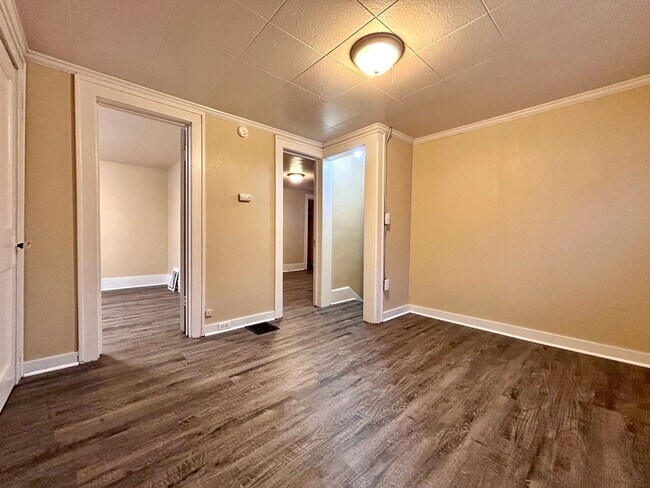 Building Photo - Three Bedroom Home in Northeast Grand Rapids