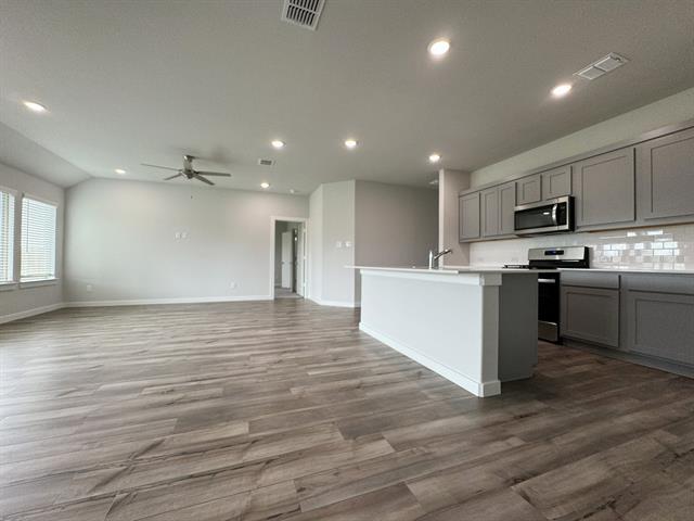 Building Photo - 3705 Ray Roberts Dr