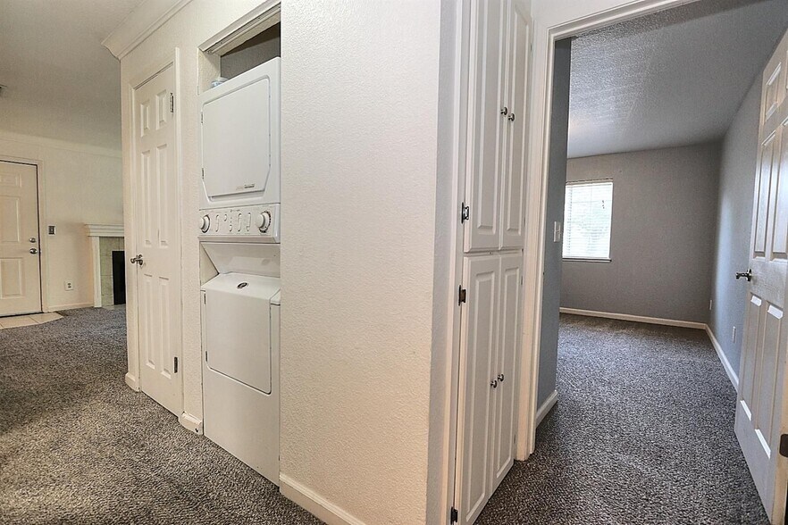 Building Photo - 11150 Trinity River Dr