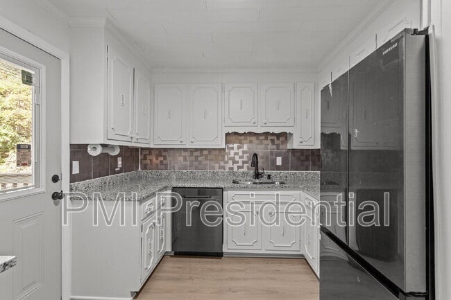 Building Photo - 4560 E Williamsburg Rd