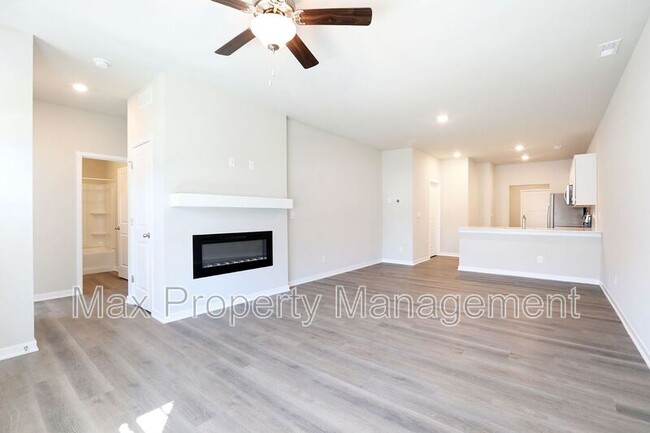 Building Photo - 2706 NW 30th Ln