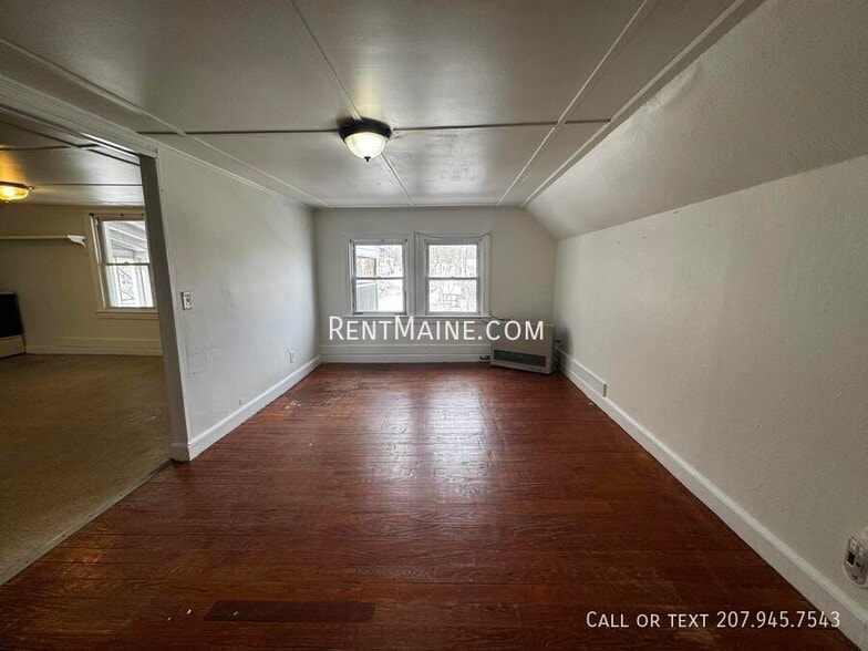 Building Photo - 276 Main St