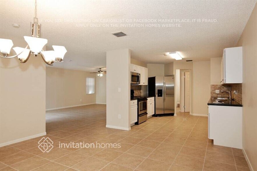 Building Photo - 13857 SW 103rd Ln