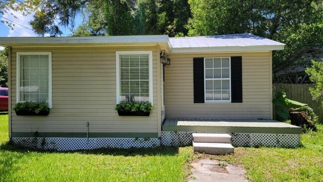 Primary Photo - 18499 Shady Side Dr