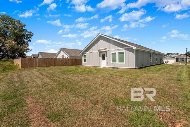 Building Photo - 16966 Valencia Wy