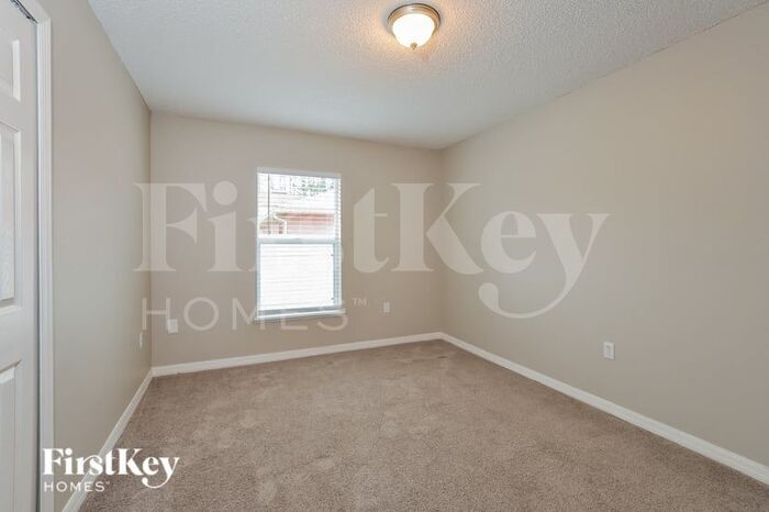 Building Photo - 11 Ryker Ln