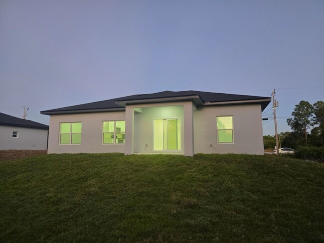 Building Photo - BRAND NEW 4/2/2-SOUTH LEHIGH ACRES