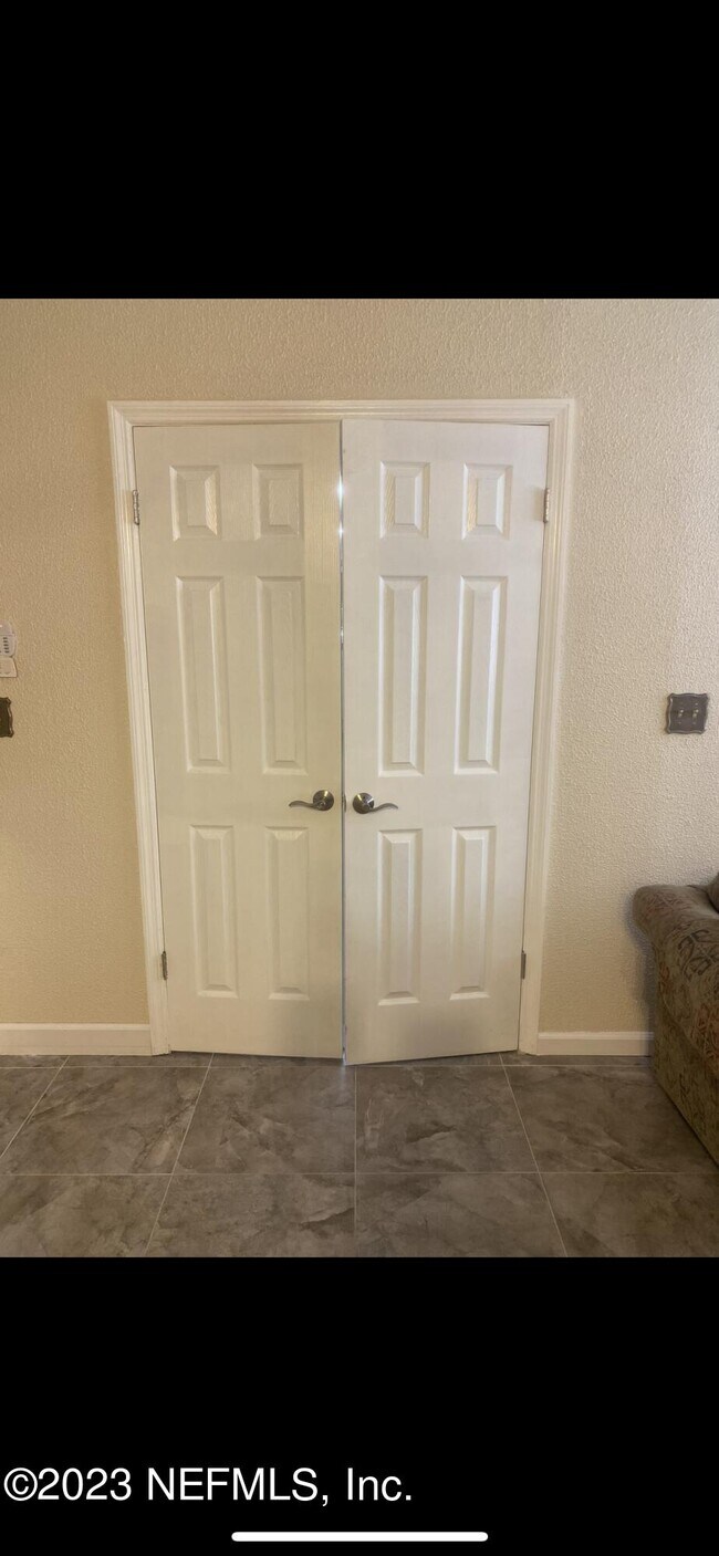 Building Photo - 5557 Floral Ave