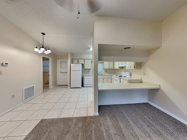 Building Photo - 32718 Blossom Ln