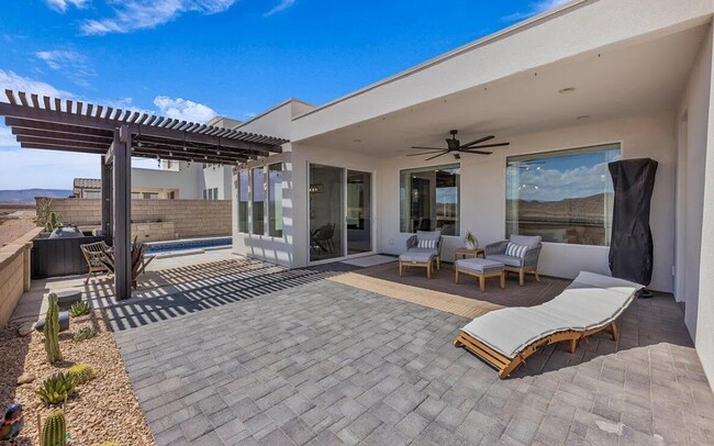 Building Photo - Stunning and Spacious 3 Bedroom Home in Desert Color! Includes a Private Pool!