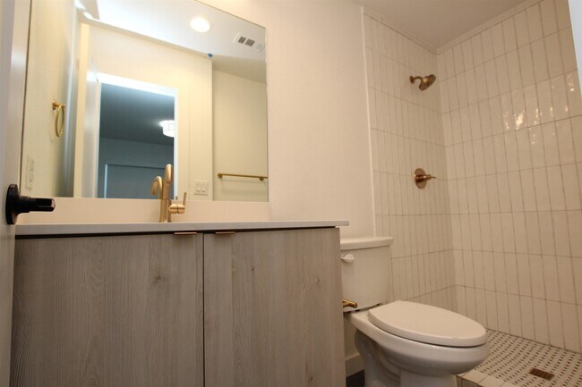 Building Photo - 203 Paschal St