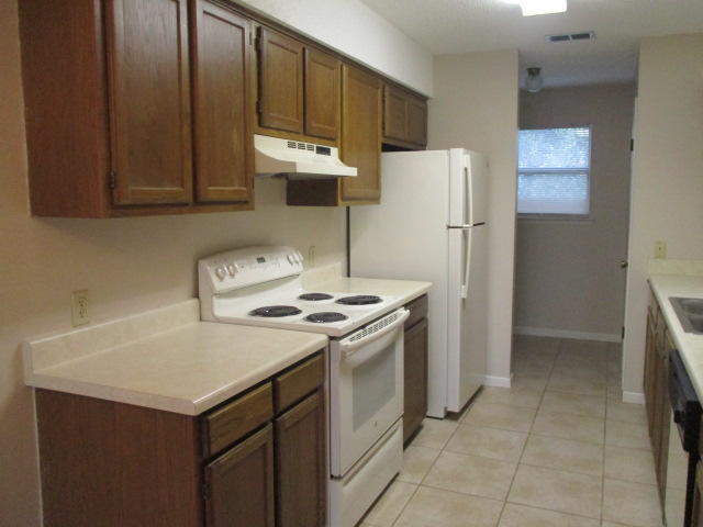 Building Photo - 206 Ann Cir