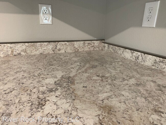 Building Photo - 1205 12th Ave N