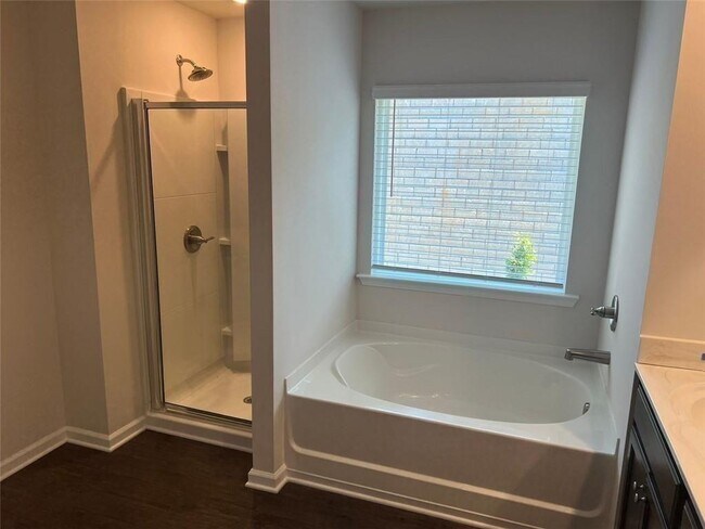 Building Photo - 127 Berry Dr