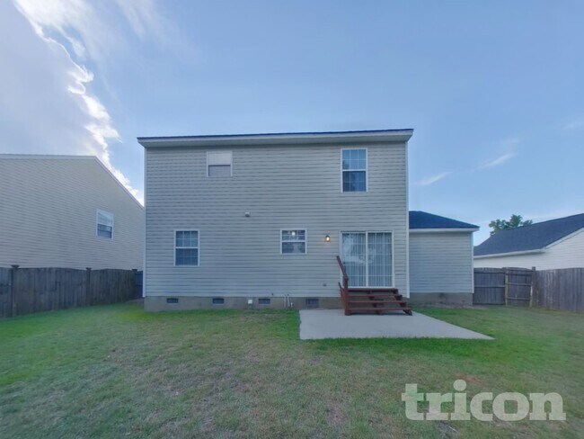 Building Photo - 131 Quiet Grove Dr