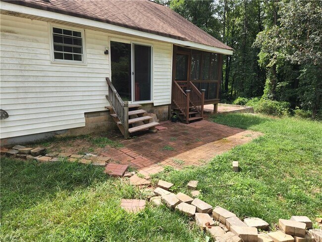 Building Photo - 5143 Ponderosa Farm Rd