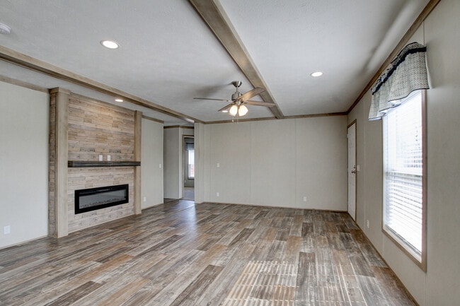 Building Photo - 295 Seay Rd