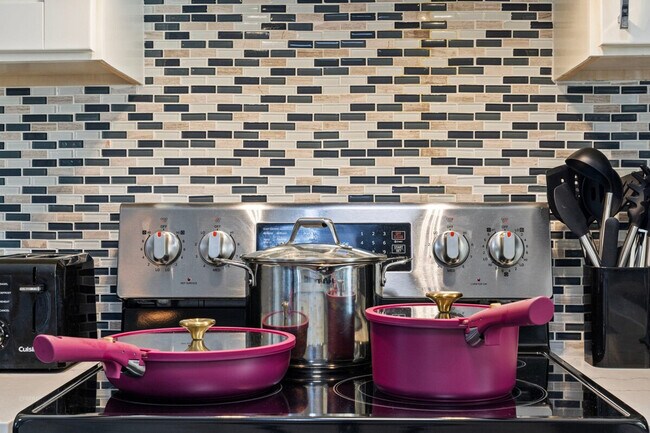 Building Photo - 919 Redbird Dr