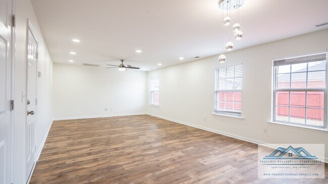 Building Photo - 102 Millbury Way