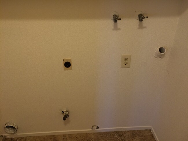 Building Photo - 4416 Silverwood Ln