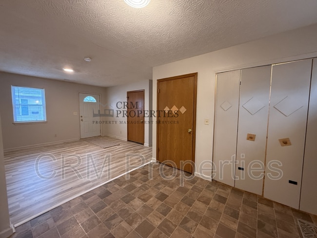 Building Photo - 1908 N Apperson Way