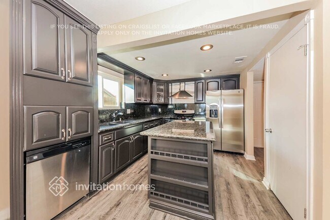 Building Photo - 27855 Brookstone Ave