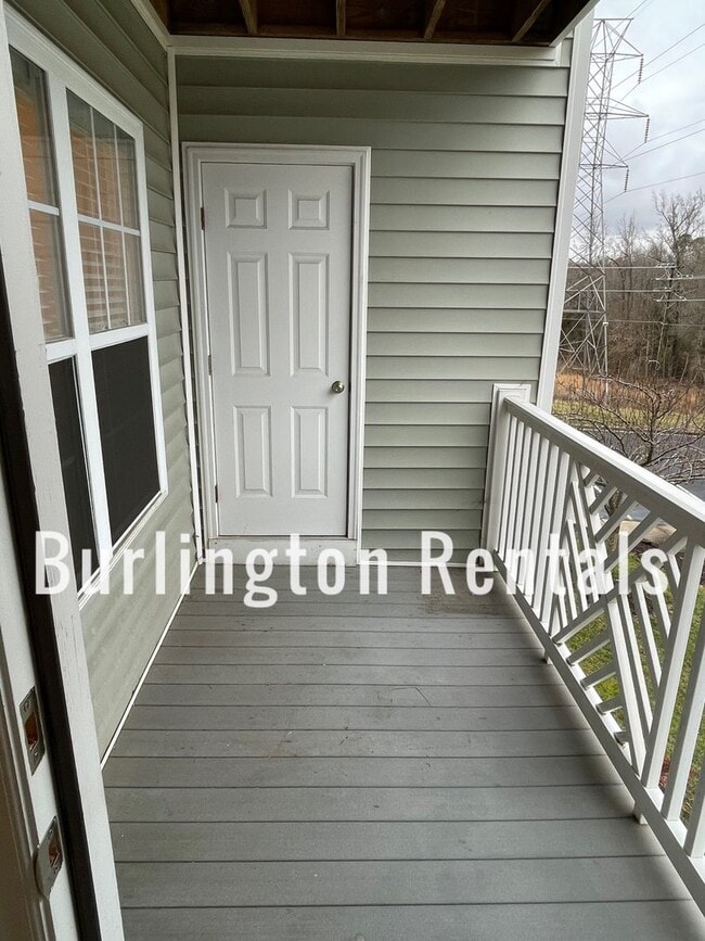 Building Photo - Condo / W. Burlington