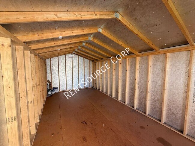 Building Photo - 1940 Simsburry St