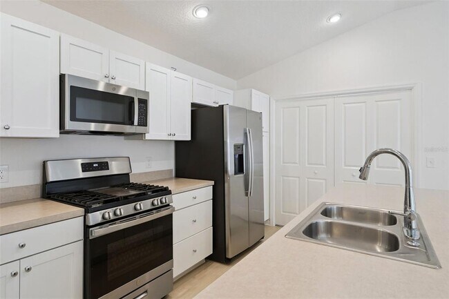 Building Photo - 7548 Kuenher Ct