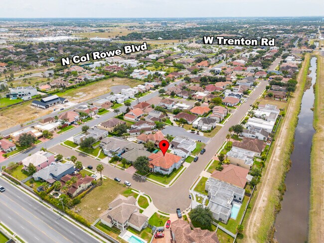 Building Photo - 413 Auburn St